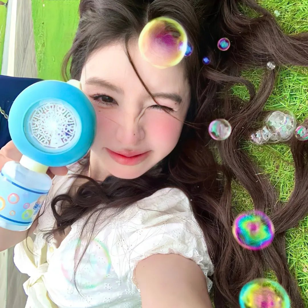 储物柜女孩